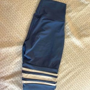 Size small bombshell leggings, great condition